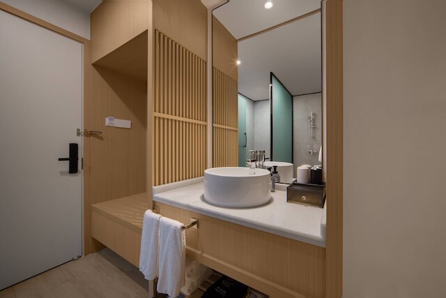 Quantum Inn East Railway Station