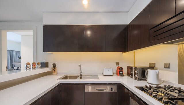 マンジル - デザイナー 1 BR アパート ニア ブルジ & ドバイ モール