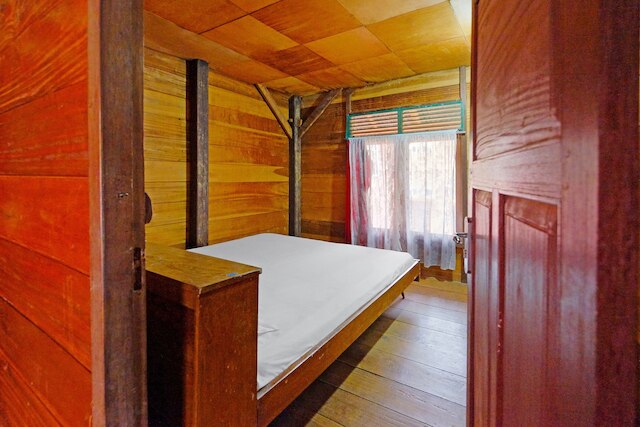 ホテル O タット バラ ホームステイ ニア トンコナン パユン パンデン