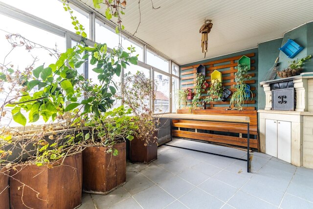 シック フラット W バルコニー BBQ 10 ミン トゥ エマル イン ウスクダル