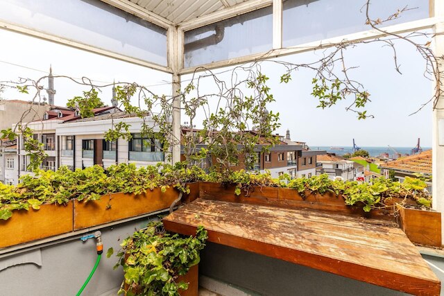 シック フラット W バルコニー BBQ 10 ミン トゥ エマル イン ウスクダル