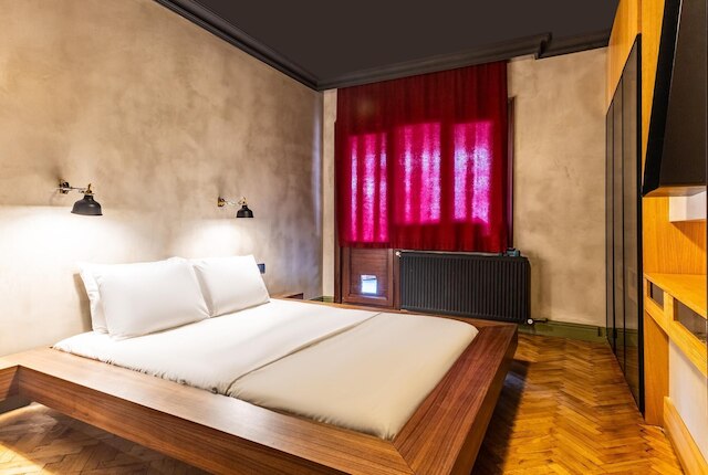 シック フラット W バルコニー BBQ 10 ミン トゥ エマル イン ウスクダル