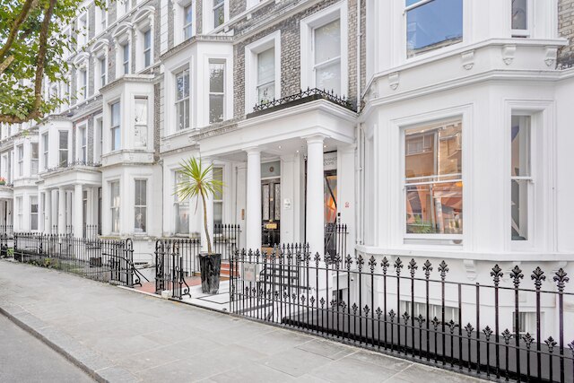 ボブ W ロンドン アールズ コート - フィルビーチ ガーデンズ