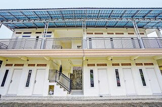 ホテル O タンジュン インダー ホームステイ シャリア