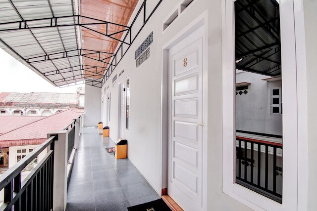 OYO 92806 ペンギナパン ゲビー シャリア