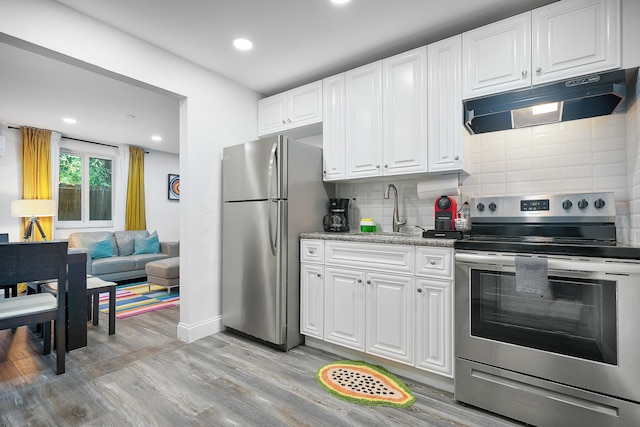 アートフル・オアシスBBQパティオ・バイブズ・ウィンウッド