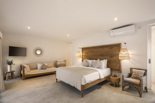 アカーサディレヌッチバイアルフレッドインバリ