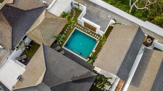 アカーサディレヌッチバイアルフレッドインバリ