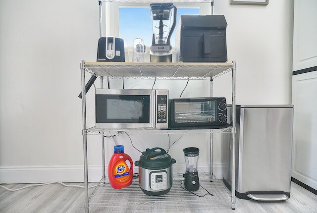 平和な装飾ウィンウッドアートディストリクトBBQ