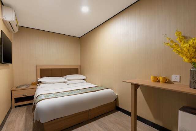 East Sacred Hotel ( the Forbidden City San Li Tun）