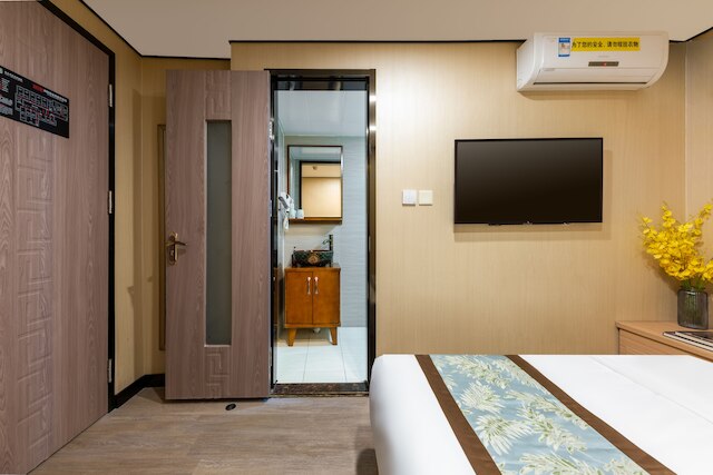 East Sacred Hotel ( the Forbidden City San Li Tun）