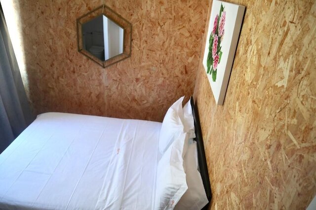 アマドーラ ブティックホステル