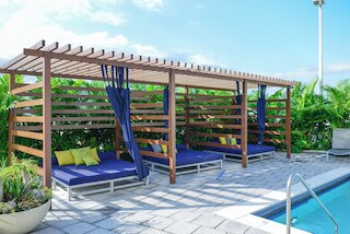 Relax Family ミッドタウン マイアミ