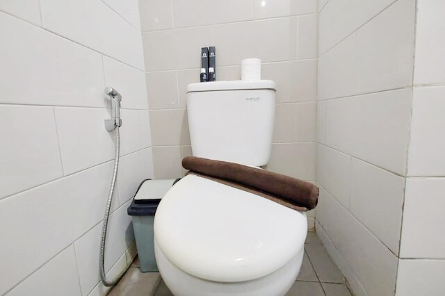 ホーミー アンド コージー リビング スタジオ タマン メラティ シンドゥアディ  アパートメント