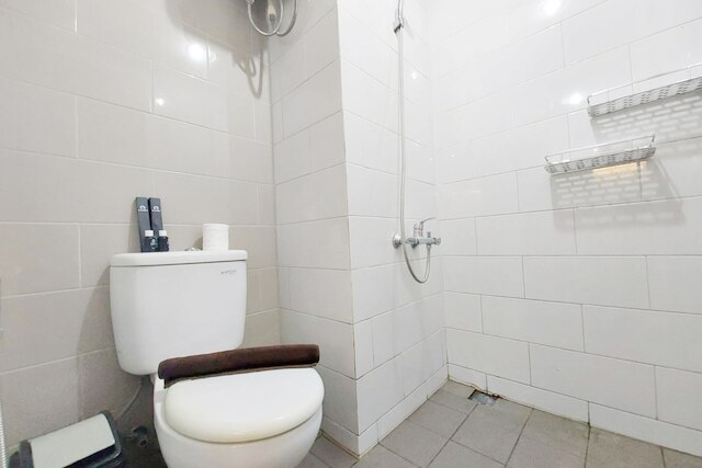 ホーミー アンド コージー リビング スタジオ タマン メラティ シンドゥアディ  アパートメント