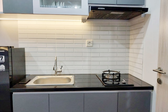 ホーミー アンド コージー リビング スタジオ タマン メラティ シンドゥアディ  アパートメント