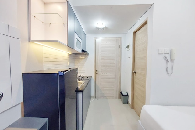 ホーミー アンド コージー リビング スタジオ タマン メラティ シンドゥアディ  アパートメント