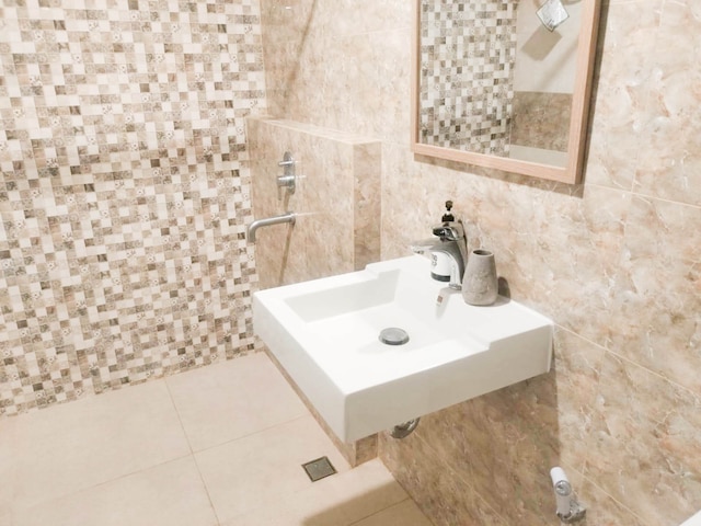 ゴージャス アンド ホーミー11ッBR マタラム シティ  アパートメント