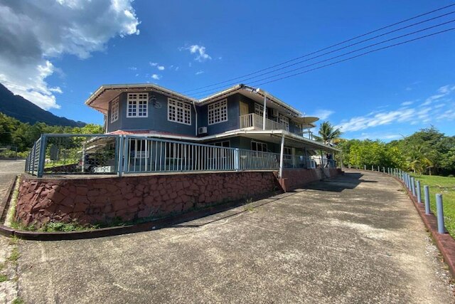 ホテル O RB ホームステイ & ファームズ 2