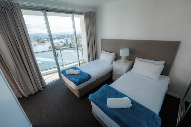 シェブロン レナサンス-リゾート スタイル リビング マネージド バイ ゴールド コースト プレミアム