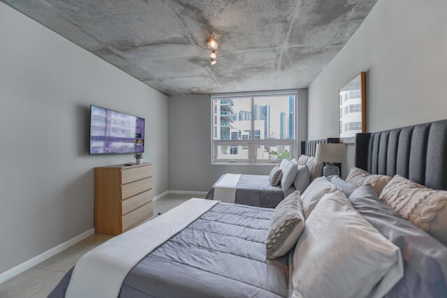 ミッドブロック・マイアミの素晴らしいファミリーアパートメント付きプール