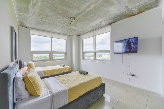 ミッドブロックでの素敵なコンド | プール&駐車場