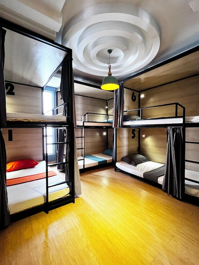 ザ・プレイス ホステル&プールバー