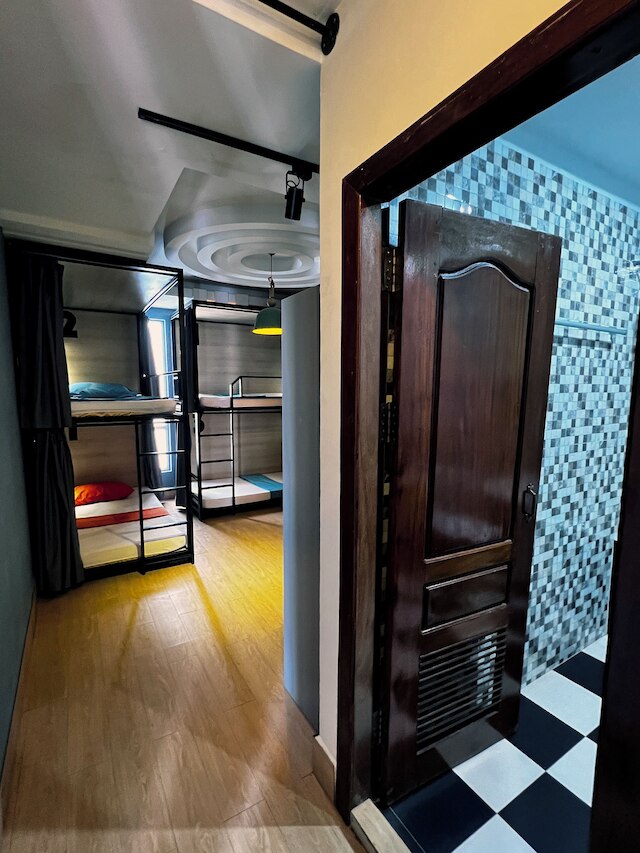 ザ・プレイス ホステル&プールバー