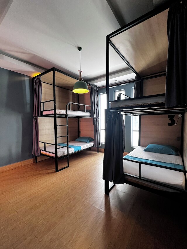 ザ・プレイス ホステル&プールバー