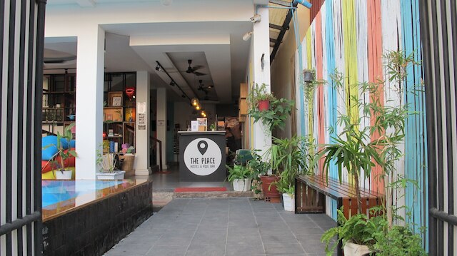 ザ・プレイス ホステル&プールバー