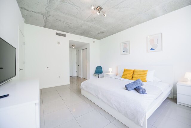 アウサム・ファミリーアパートメント・Wプール・ミッドブロック・マイアミ