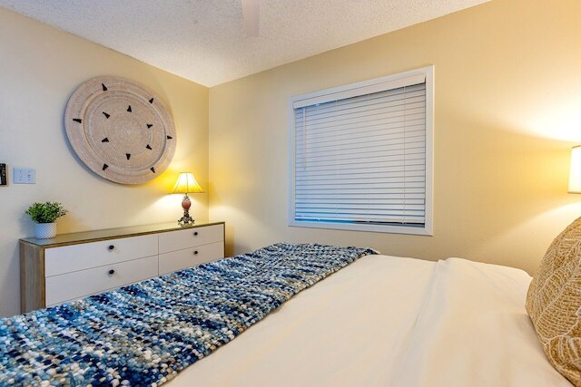 パシフィックショアーズ B113 2 ベッドルーム コンド