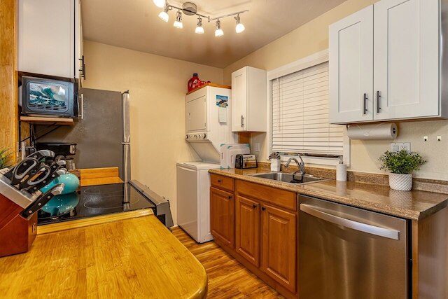 パシフィックショアーズ B113 2 ベッドルーム コンド