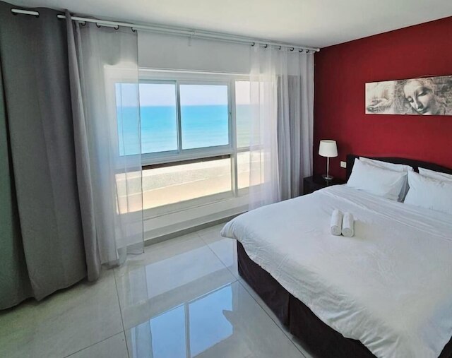 シャヤシュ アパートメンツ レオナルド バット ヤム