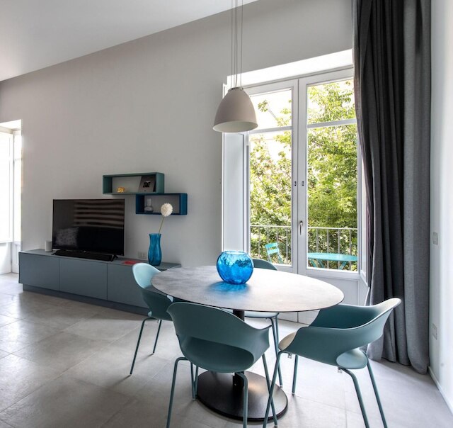 アズール ウィズ バルコニー アラ カラ