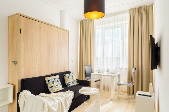 ショートステイポーランドアレイェ・ジェロゾリムスキー