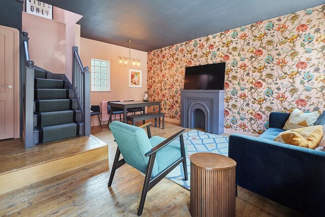 ホスト ステイ トリップス ミューズ