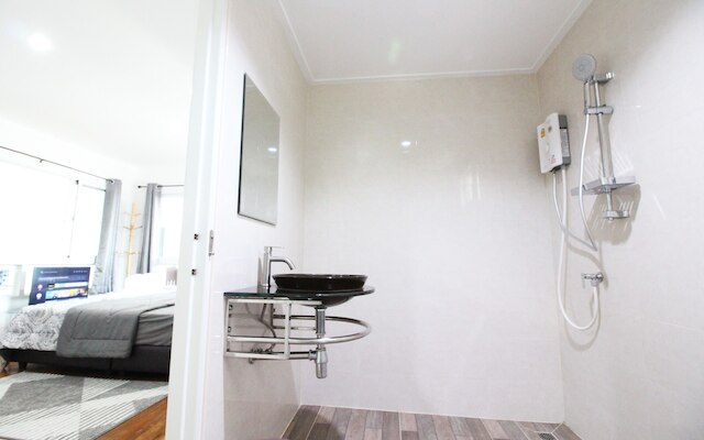 ルームバーン クンピピット ホームステイ