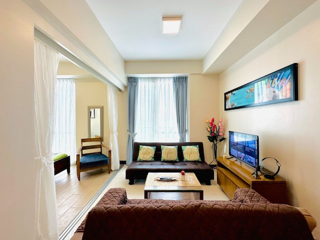 マクタンニュータウンエーバイハイブルームズ