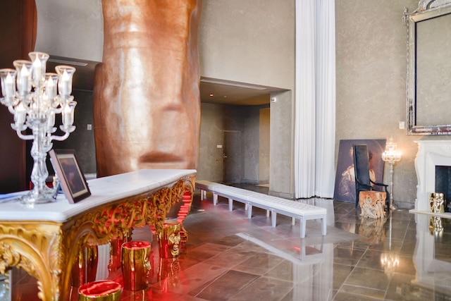 アメージング コンドズ アット アイコン ブリッケル ウィズ プール