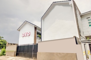 OYO  1345 アルファラー  レジデンス  シャリア