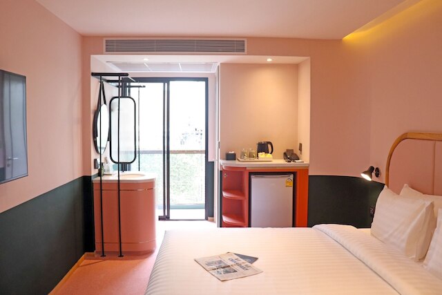 ザ クォーター ラチャテウィー バイ UHG