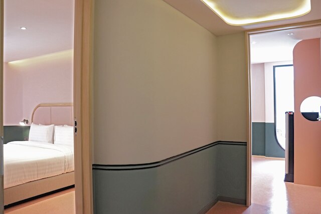 ザ クォーター ラチャテウィー バイ UHG