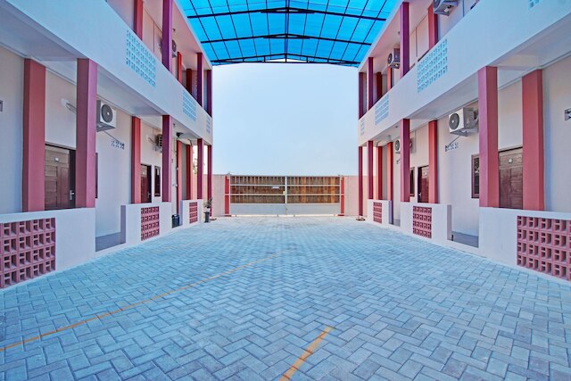 OYO  92946 デクナ ホームステイ シャリア