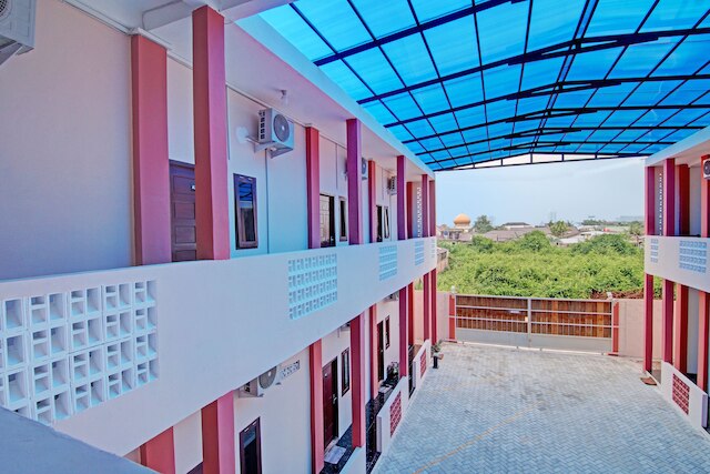 OYO  92946 デクナ ホームステイ シャリア