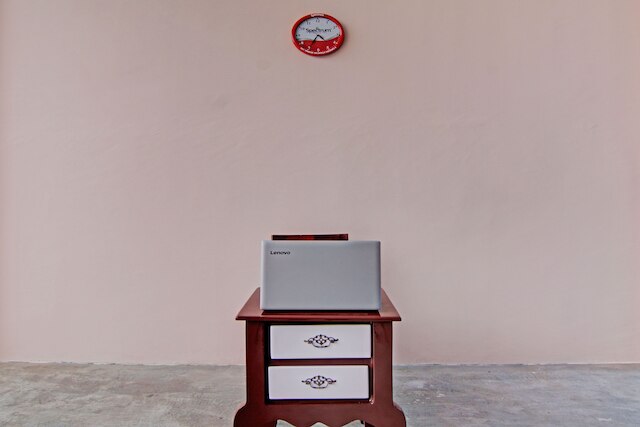 OYO  92946 デクナ ホームステイ シャリア