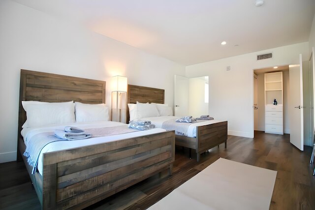 ロサンゼルス デラックス スイーツ - 2 ベッドルーム & 2 バスルームズ