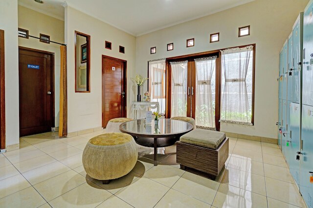 SPOT ON 92975 アリア ホステル カプセル Cihampelas