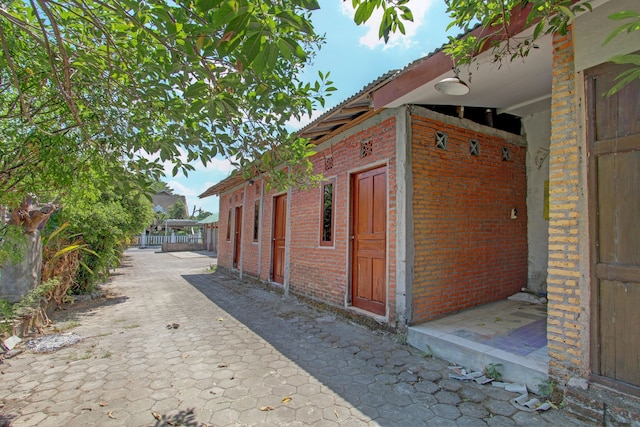 OYO Life 93010 オマハ バレン シャリーア Sambisari