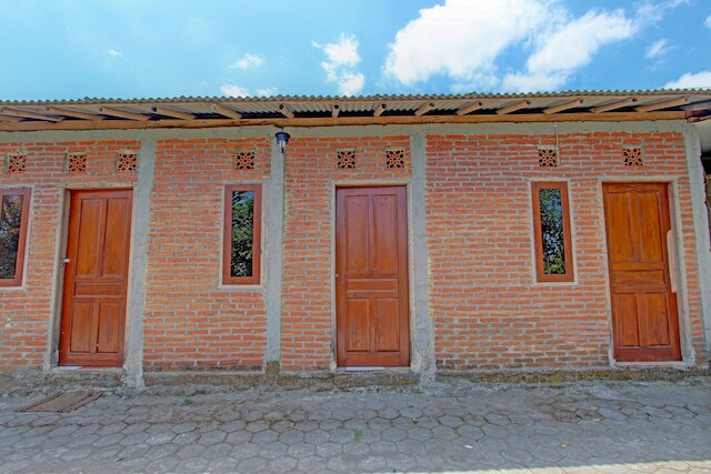 OYO Life 93010 オマハ バレン シャリーア Sambisari